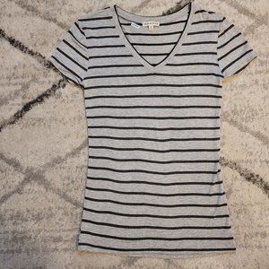 Zenana Outfitters Grey Striped Slim Fit Tee Size-M Never Worn